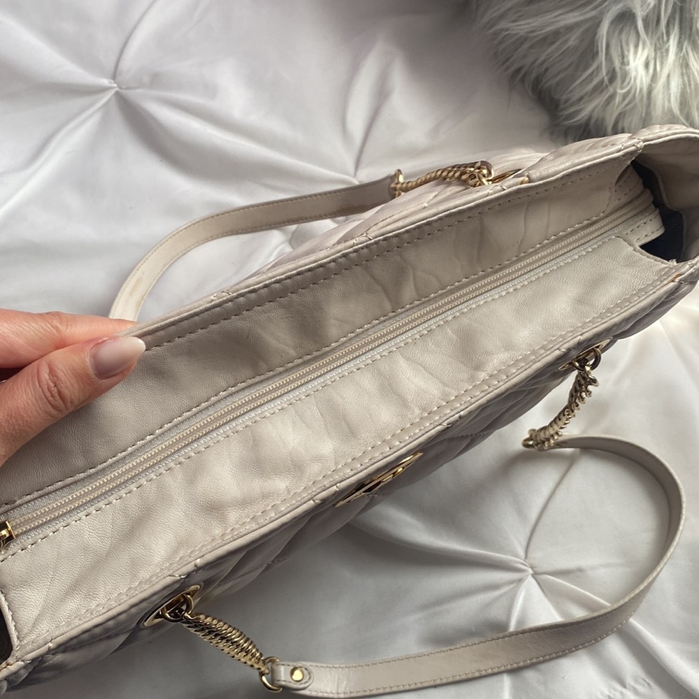 Michael Kors Ivory quilted shoulder bag - Picture 9 of 15